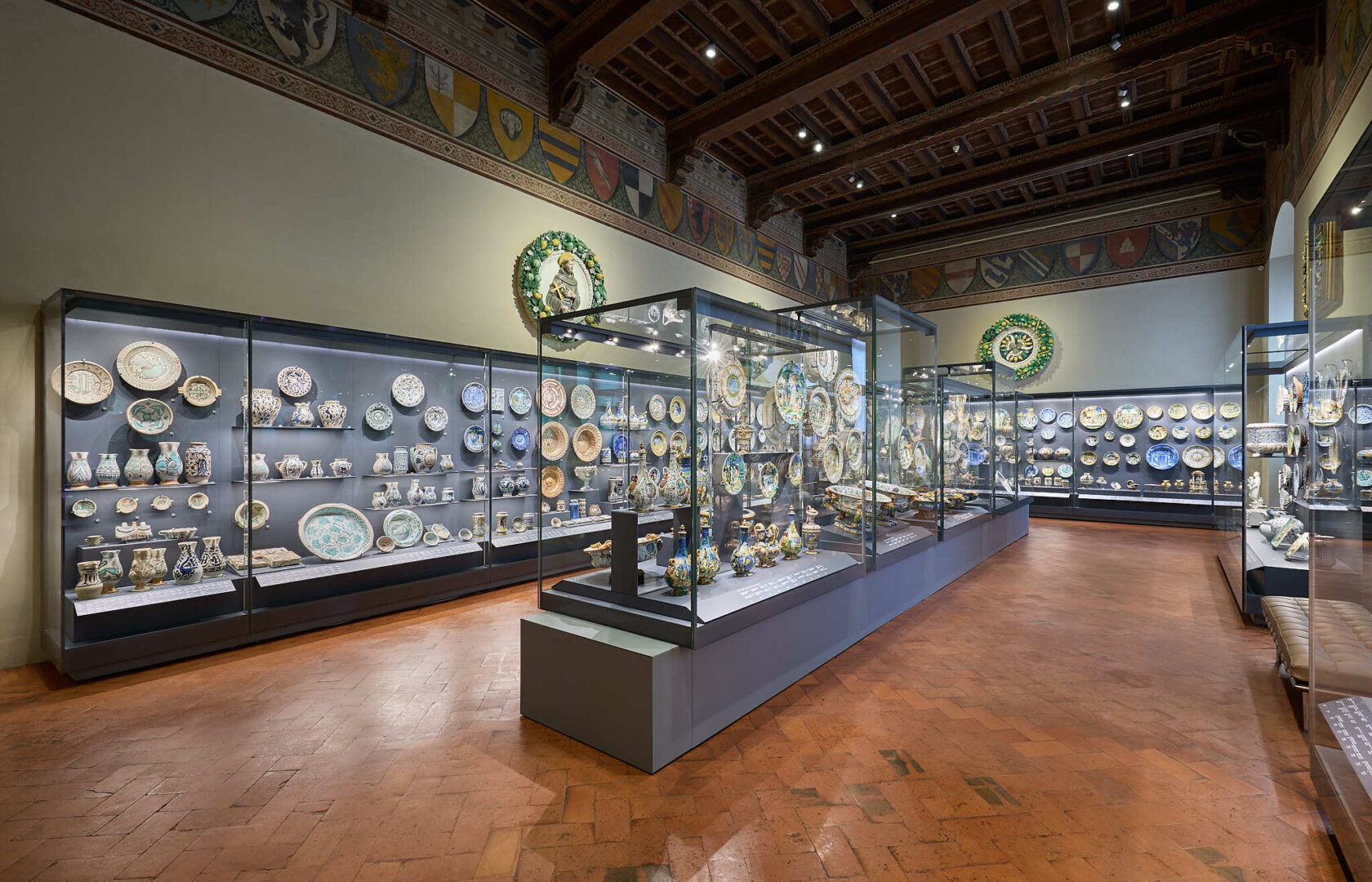 Museum Display Case Supplier / Museum Display Cases