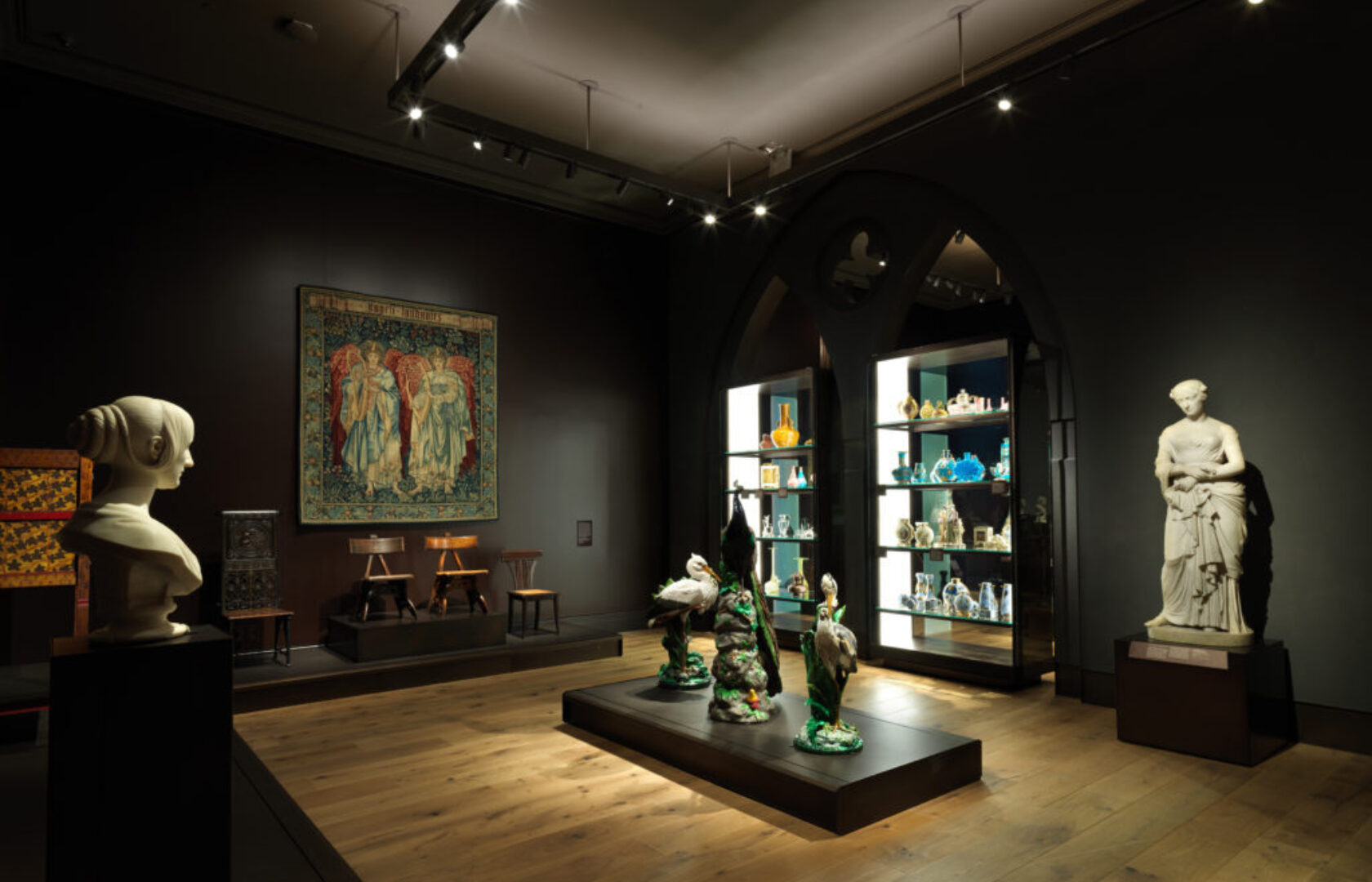 Museum Display Case Supplier / Museum Display Cases