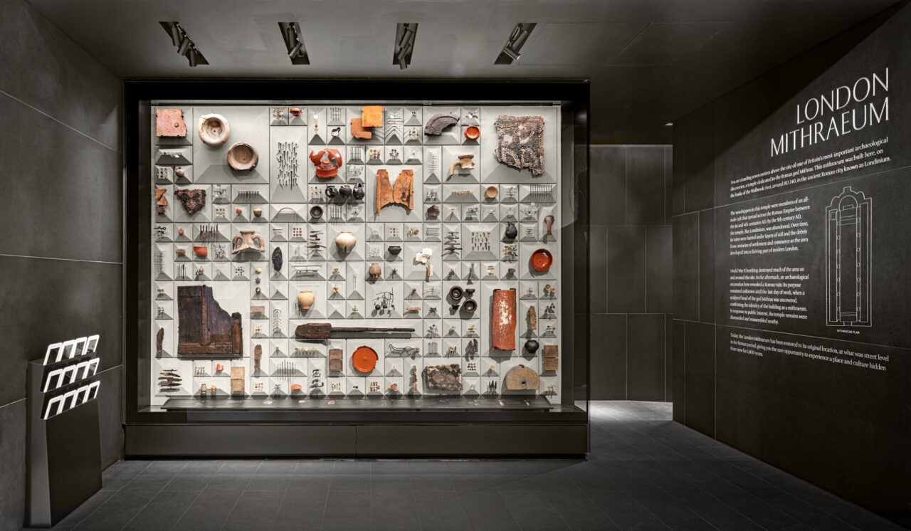 Museum Display Case Supplier / Museum Display Cases